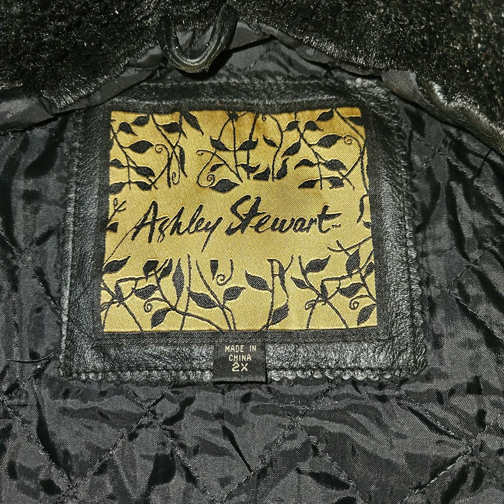 Leather jacket - Picture 7 of 10